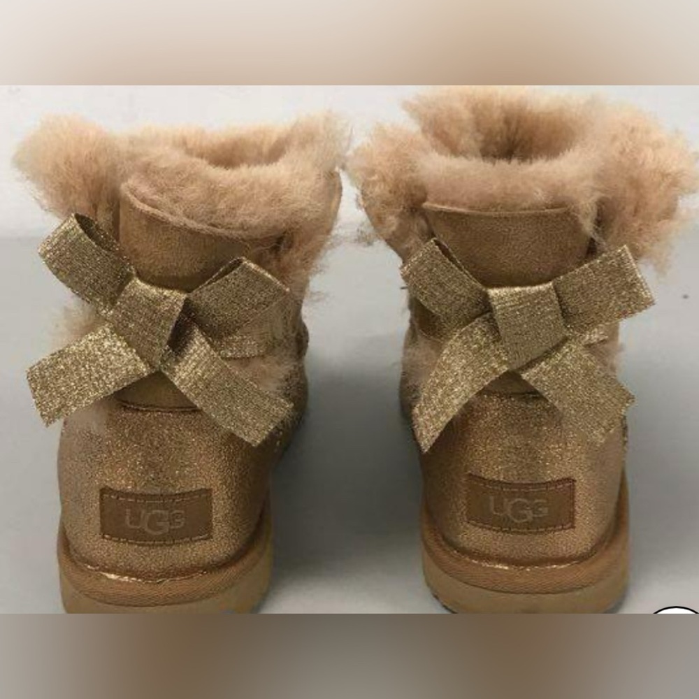 UGG, women’s 5, Glittering Gold UGG bow Boots, Gently preloved EUC - Picture 2 of 11